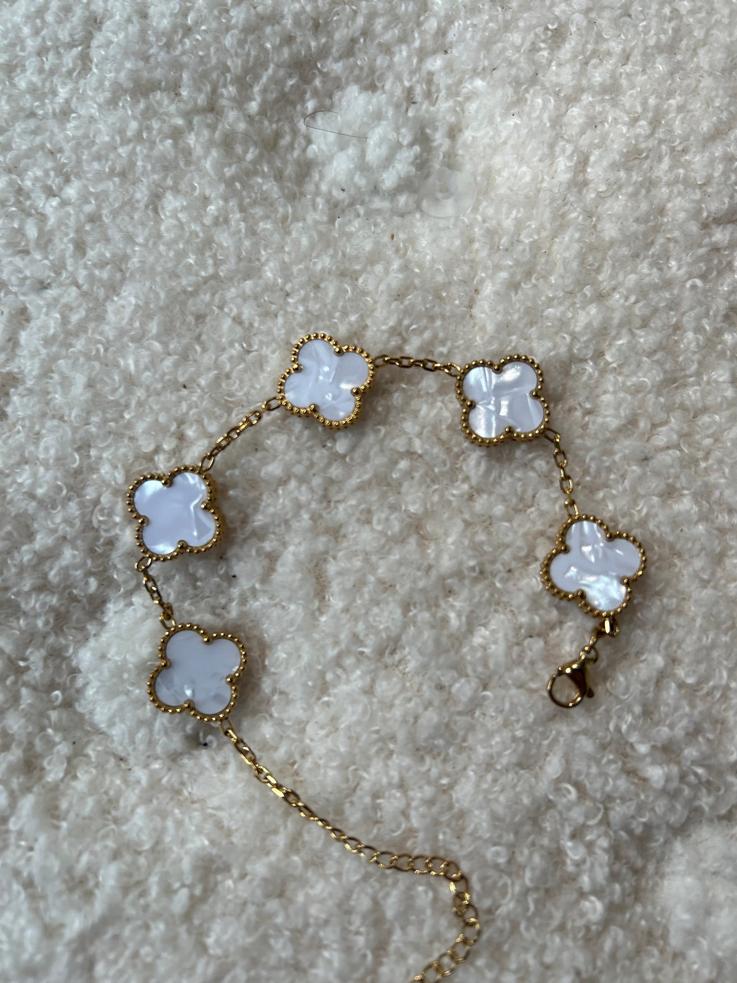 White Shell Clover Bracelet